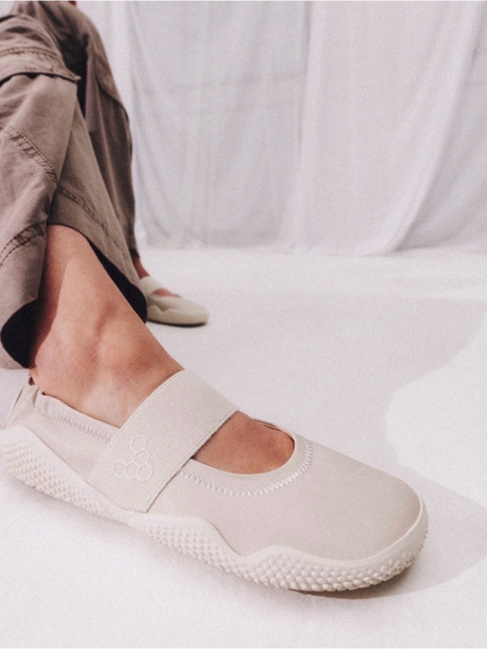 Vivo Barefoot Beige Mary Jane Flats